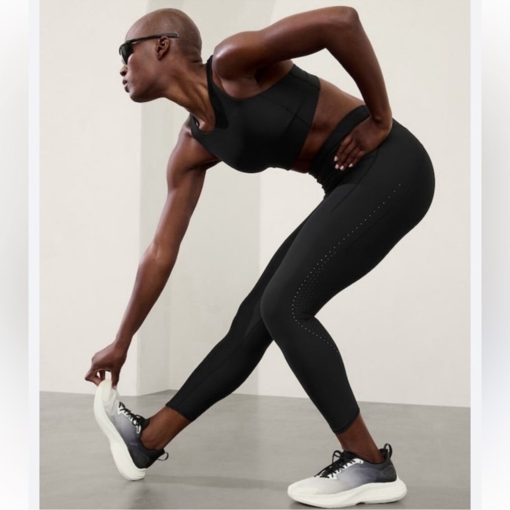 ATHLETA Pacesetter Lasercut 7/8 Tight Leggings Size Small
